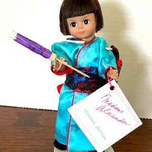 Madame Alexander Collectible doll Japan # 570